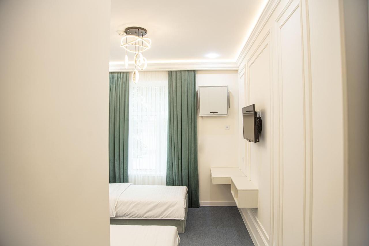 Lev Tolstoy Hotel Samarkand Exterior photo